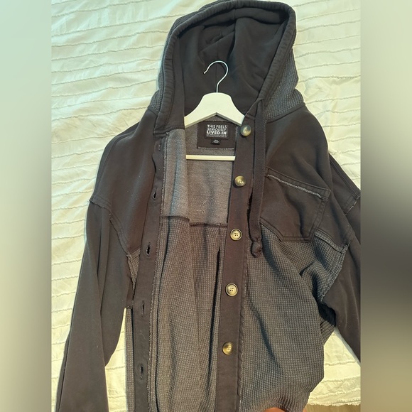 American Eagle Shacket - Picture 4 of 6